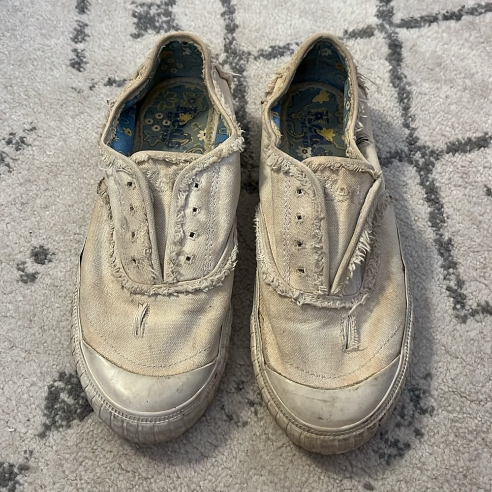 Keds distressed slip on shoes, sz 6.5